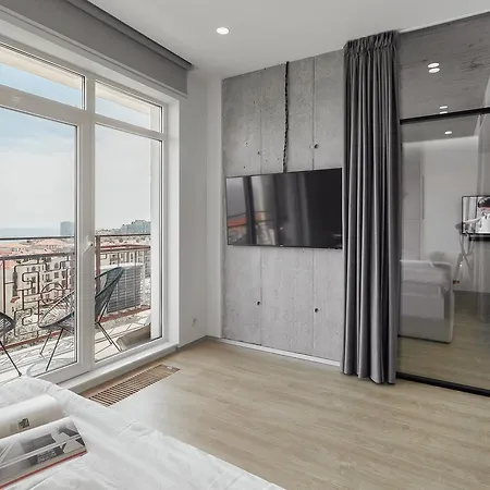 Sea And Sky Apartment Odessa