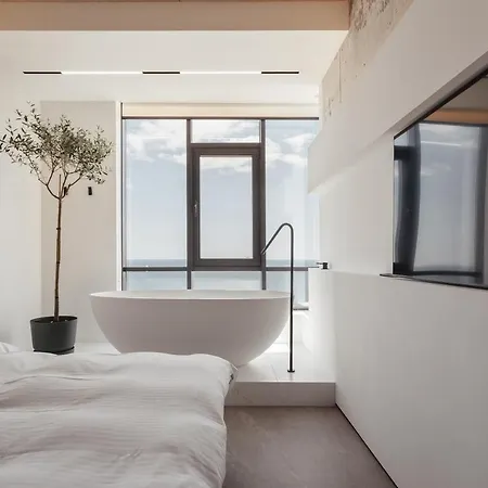 Sea And Sky Apartment *