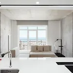 Апартаменти Sea And Sky *